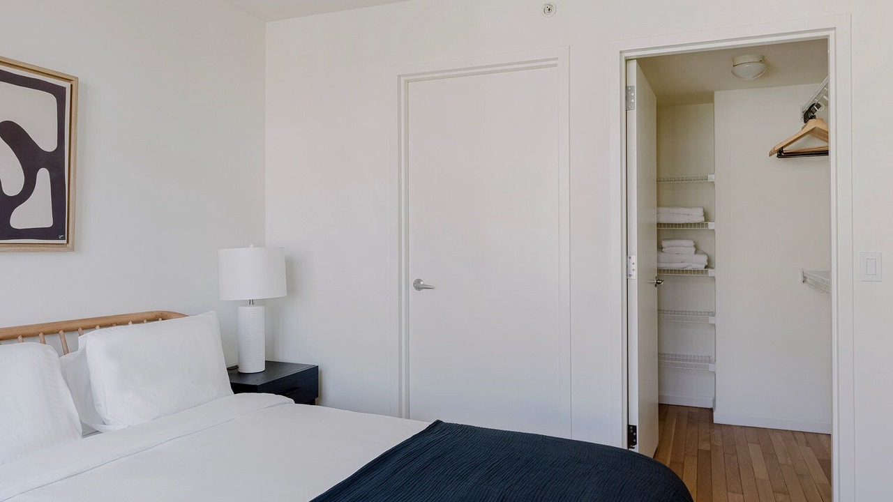 Photo of Bedroom in Hunters Point