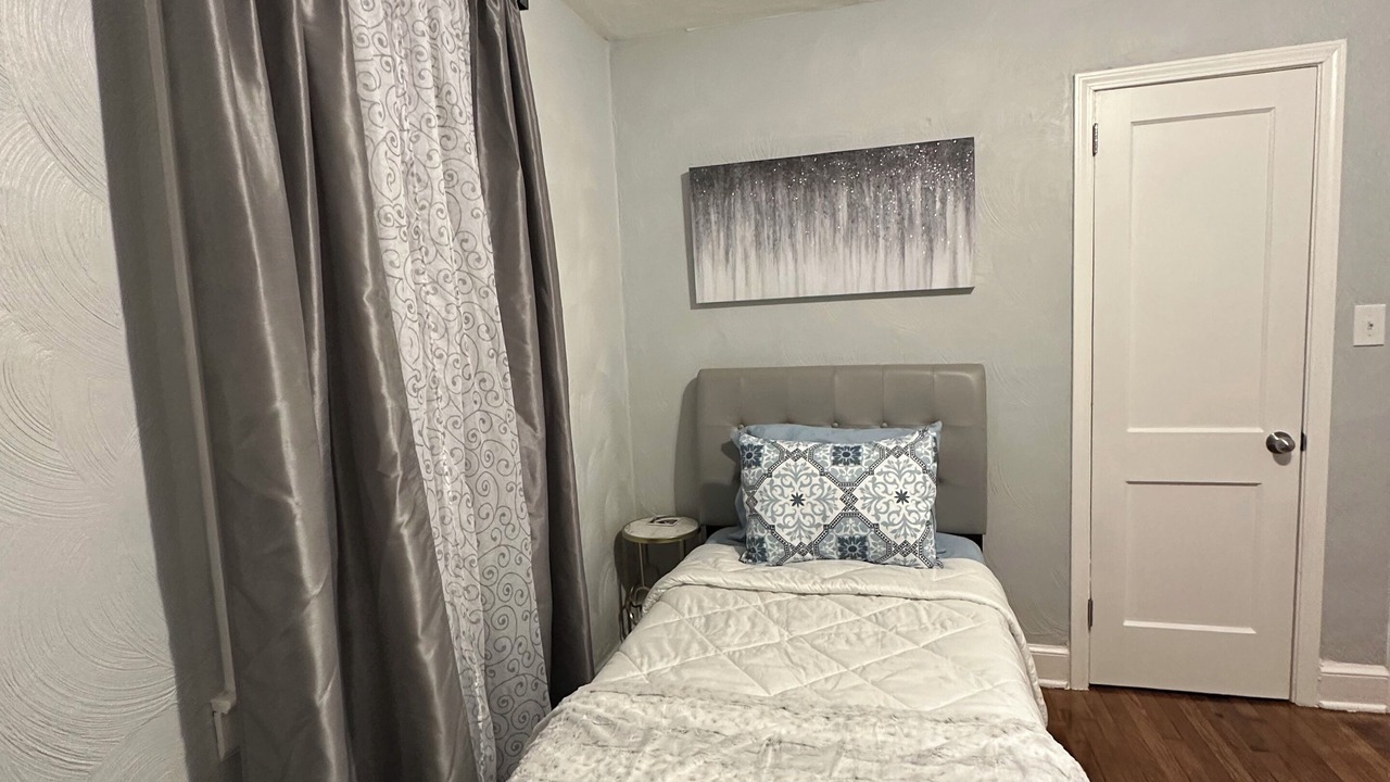 Photo of Bedroom in Roanoke