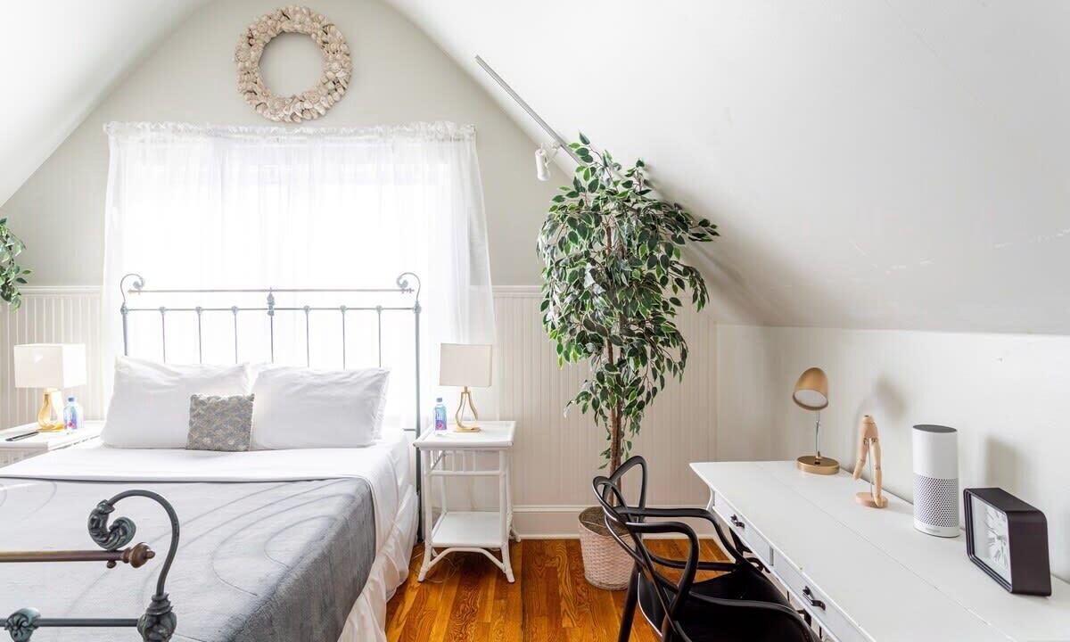 Photo of Bedroom in West End - West Side