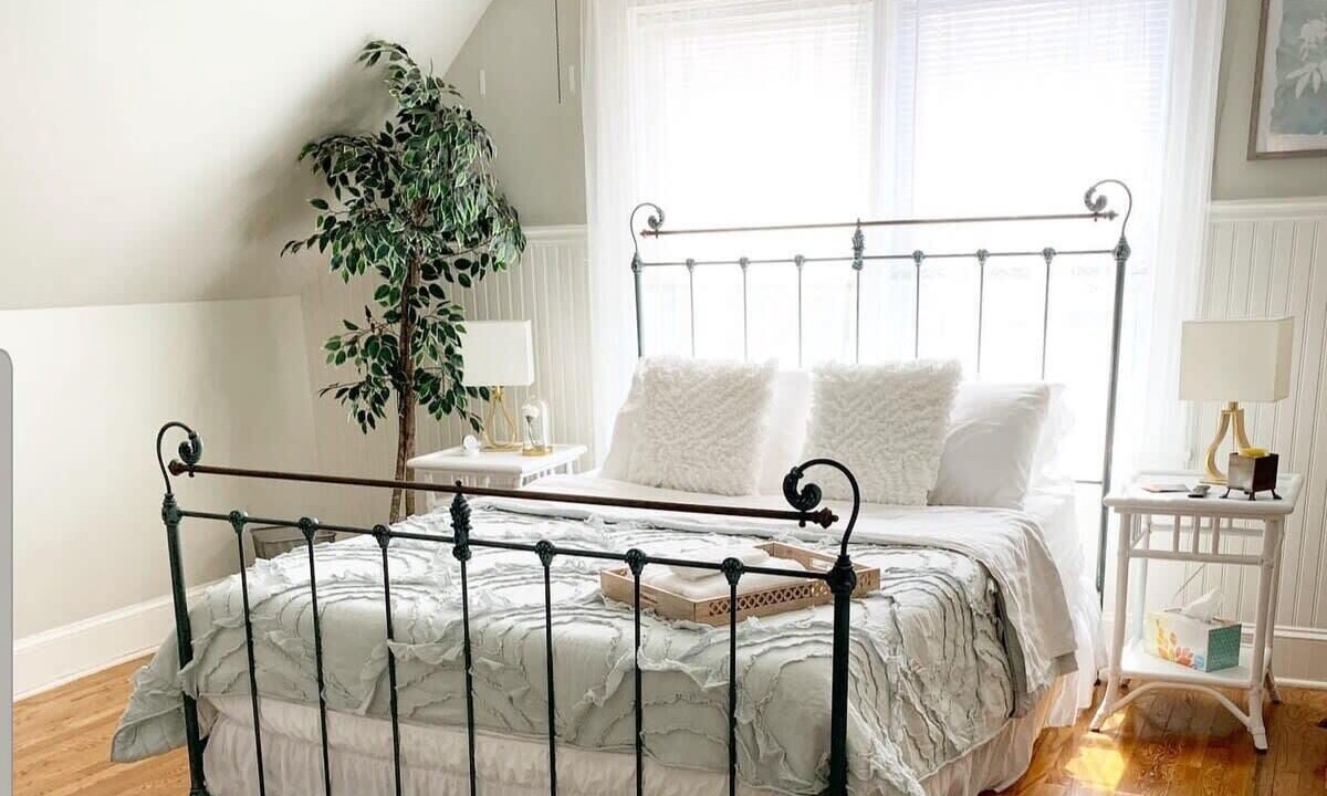 Photo of Bedroom in West End - West Side