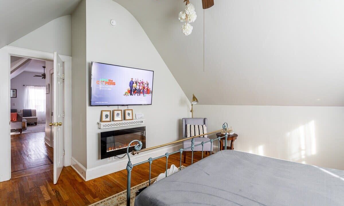 Photo of Bedroom in West End - West Side