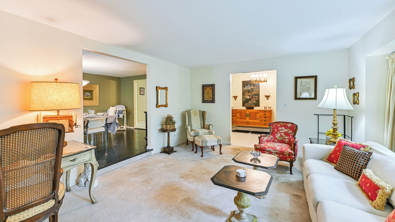 Photo of Livingroom in Hauppauge