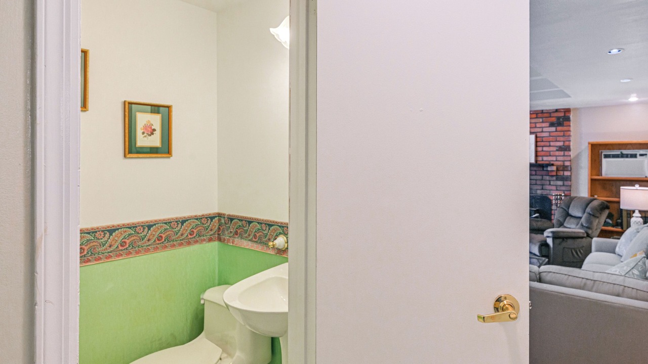 Photo of Bathroom in Hauppauge