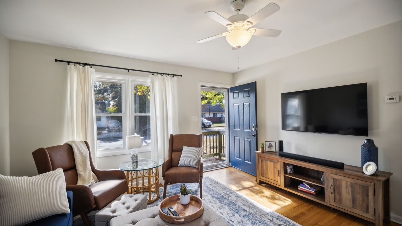 Photo of Bedroom in Buckroe Beach