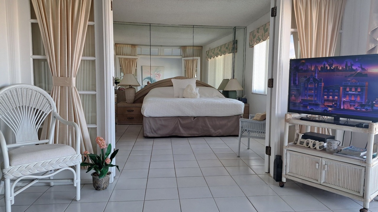 Photo of Bedroom in Santa Barbara Estates