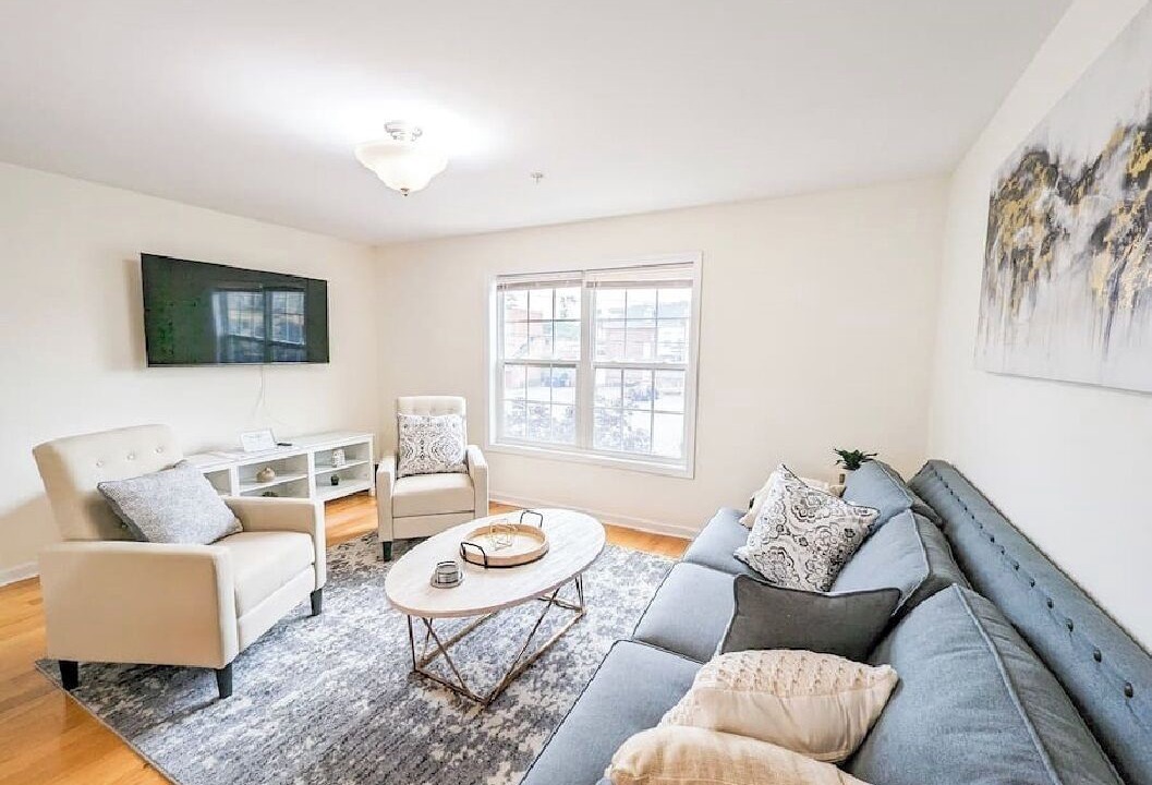 Photo of Livingroom in Seward Place