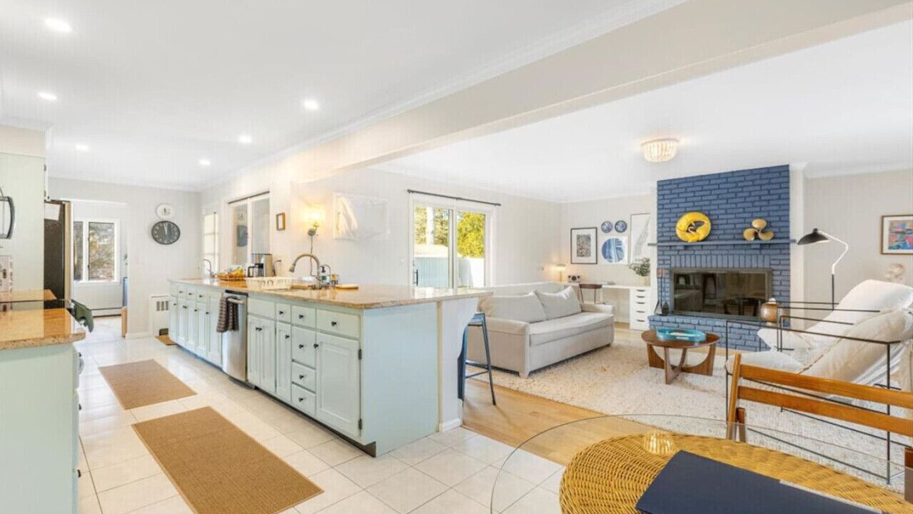 Photo of Livingroom in East Patchogue