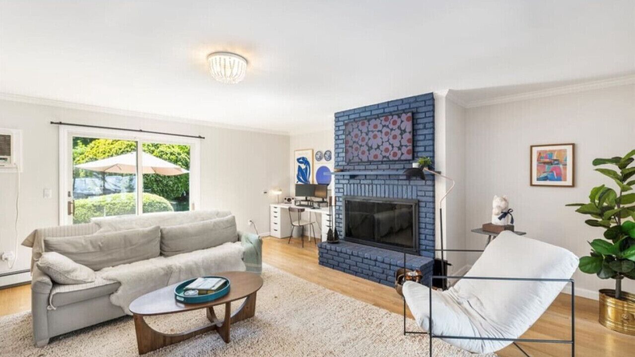 Photo of Livingroom in East Patchogue