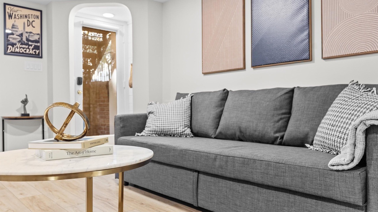 Photo of Livingroom in Logan Circle