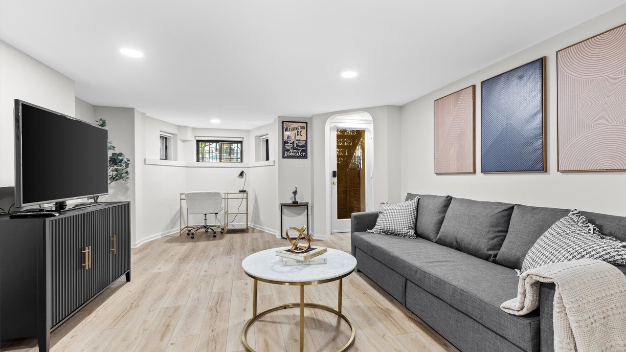 Photo of Livingroom in Logan Circle