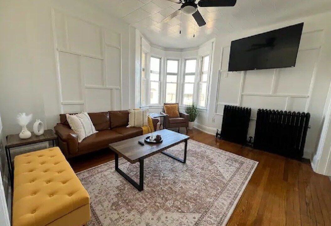 Photo of Livingroom in Seward Place