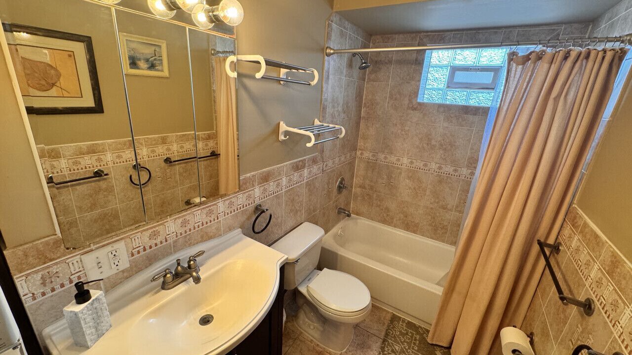 Photo of Bathroom in Union City