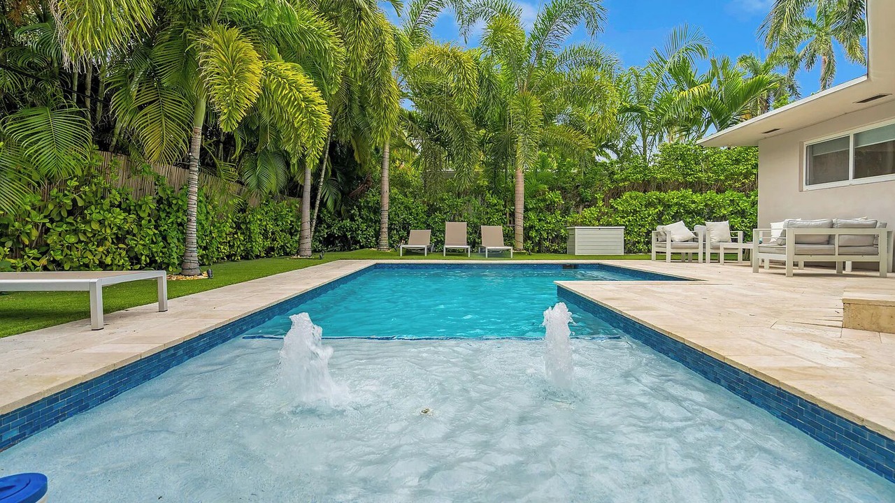 Photo of Outdoor in North Bay Village