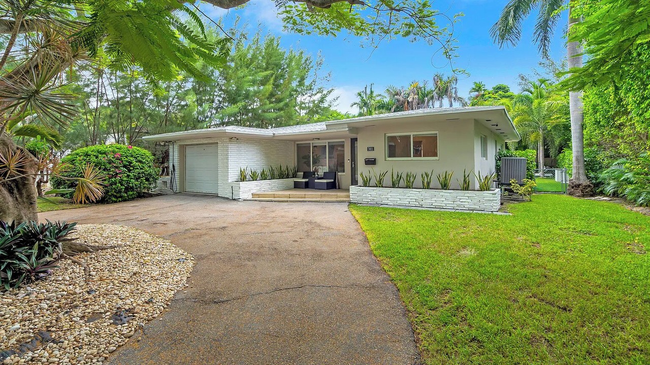 Photo of Outdoor in North Bay Village