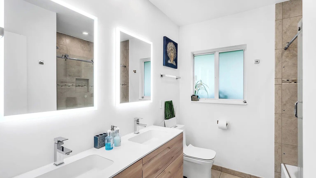 Photo of Bathroom in North Bay Village