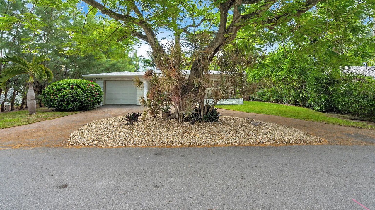 Photo of Outdoor in North Bay Village