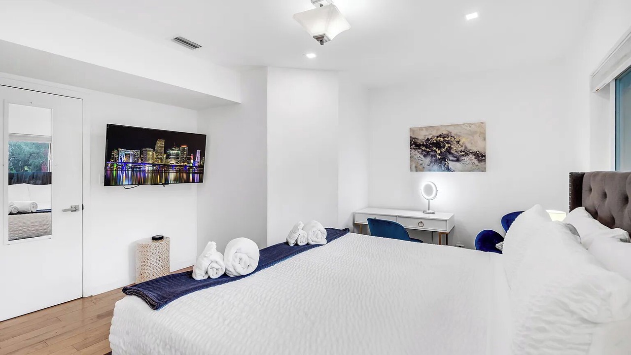 Photo of Bedroom in North Bay Village