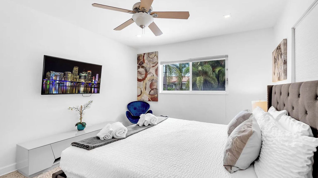 Photo of Bedroom in North Bay Village