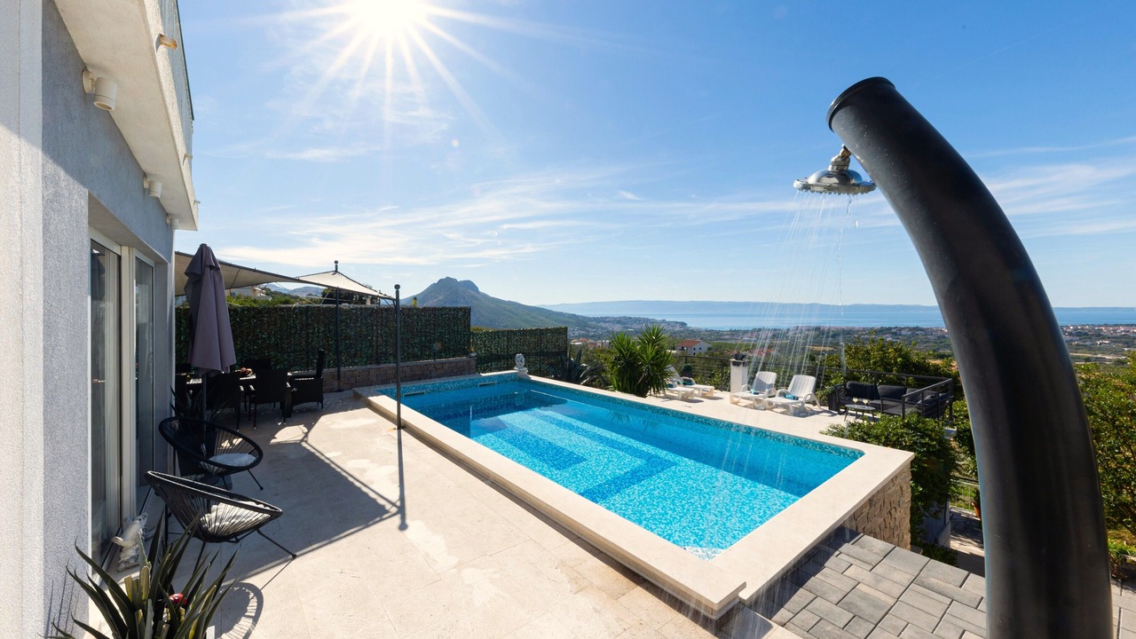 Photo of Outdoor in Mravince