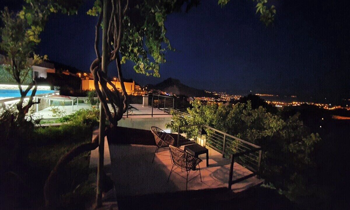 Photo of Patio Balcony in Mravince