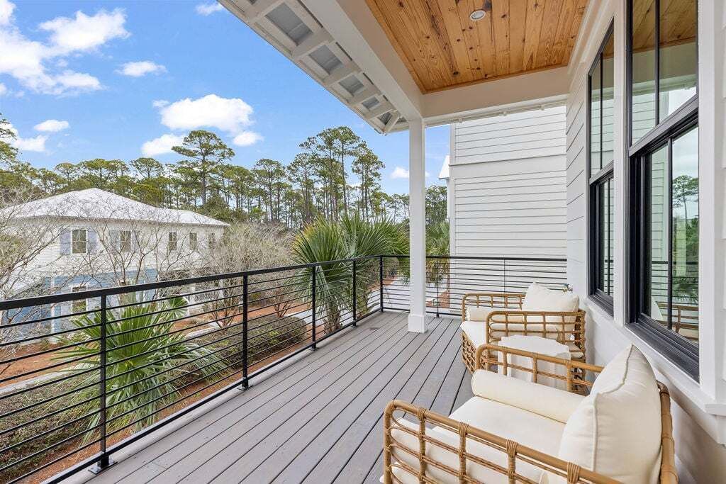 Photo of Patio Balcony in Treetop