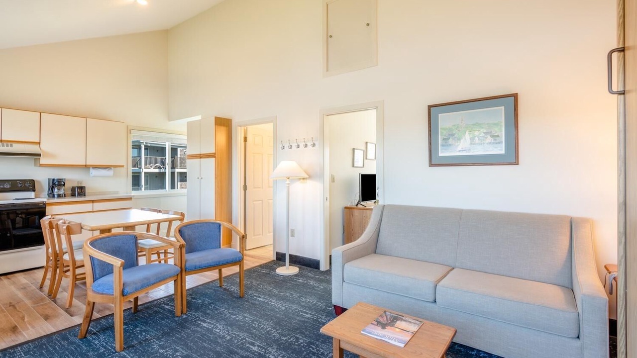 Photo of Livingroom in West Yarmouth