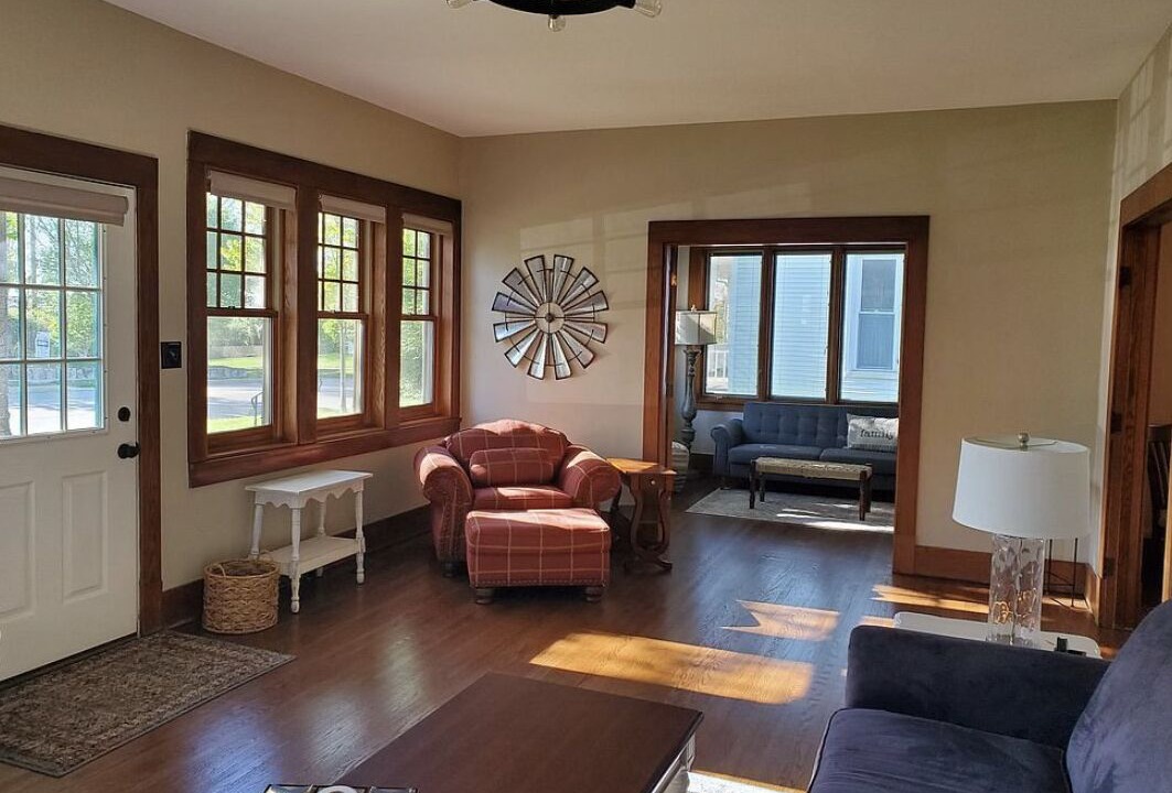 Photo of Livingroom in Culver