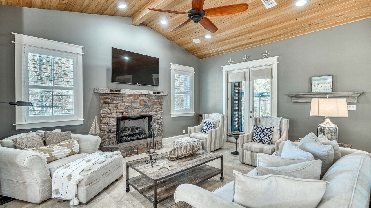 Photo of Livingroom in Sugarwood Beach