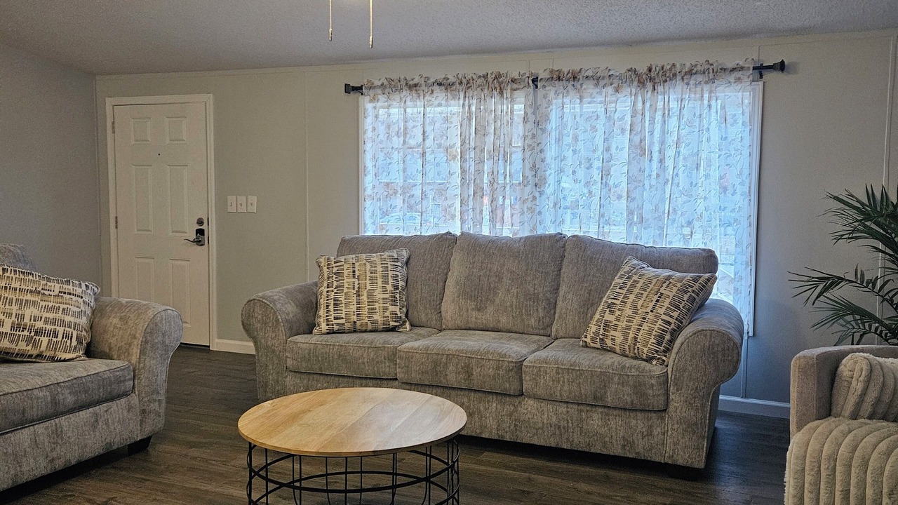 Photo of Livingroom in Pembroke