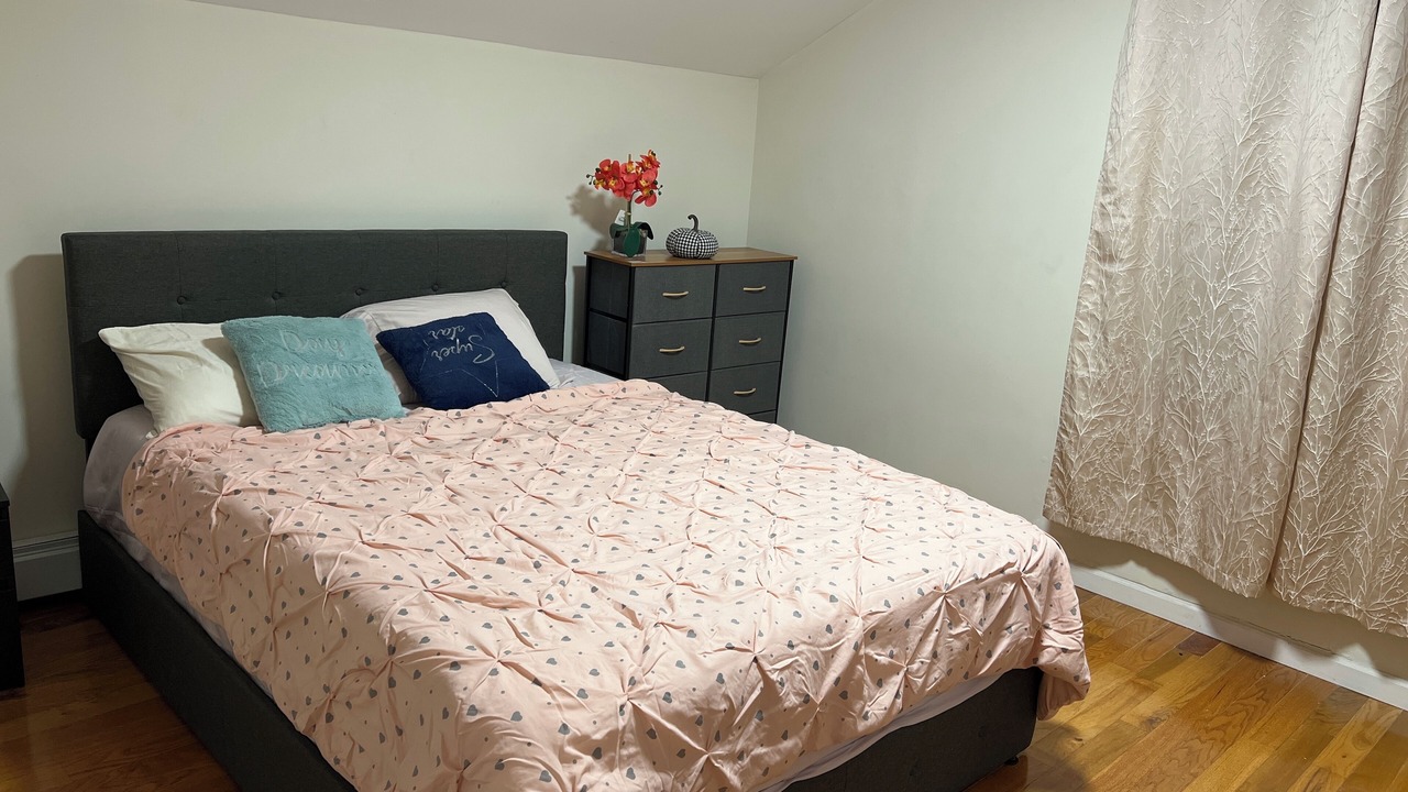 Photo of Bedroom in Clason Point