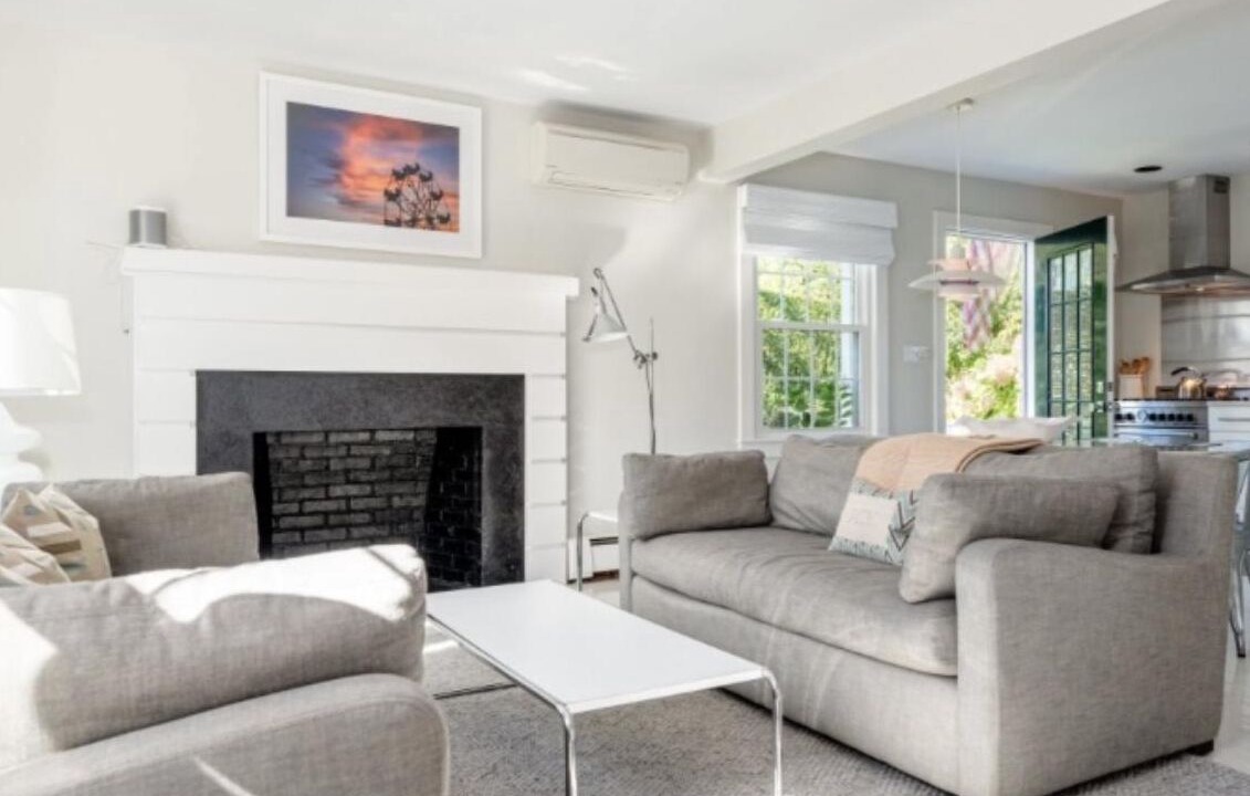 Photo of Livingroom in Brant Point