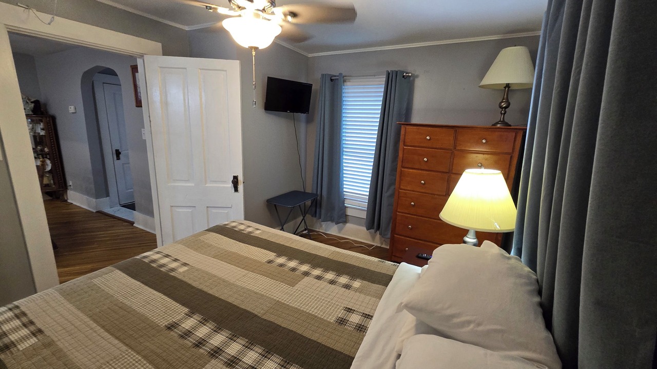 Photo of Bedroom in Mount Carmel