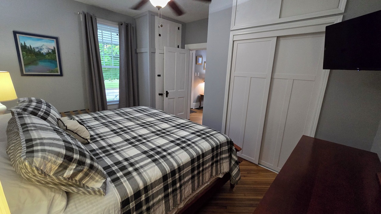 Photo of Bedroom in Mount Carmel