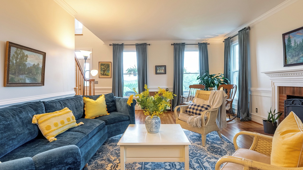 Photo of Livingroom in Blacksburg