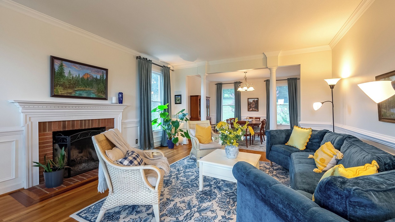 Photo of Livingroom in Blacksburg