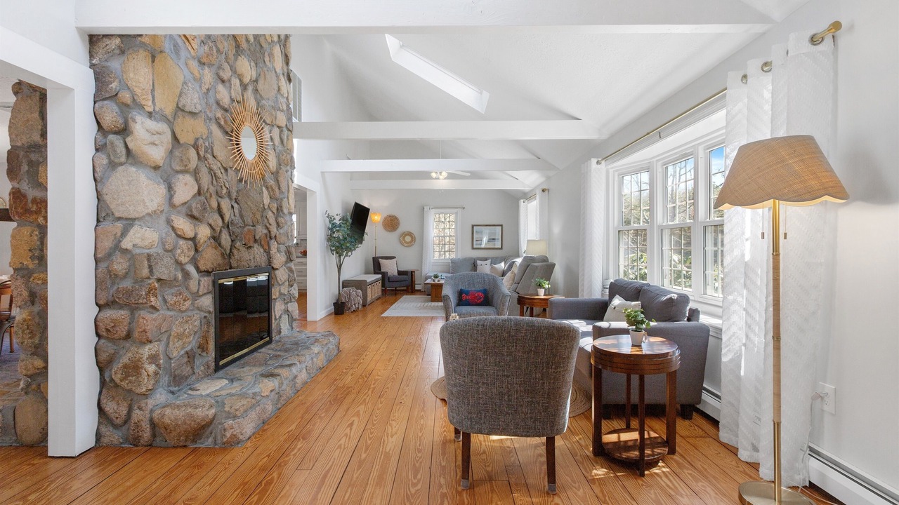 Photo of Livingroom in East Dennis