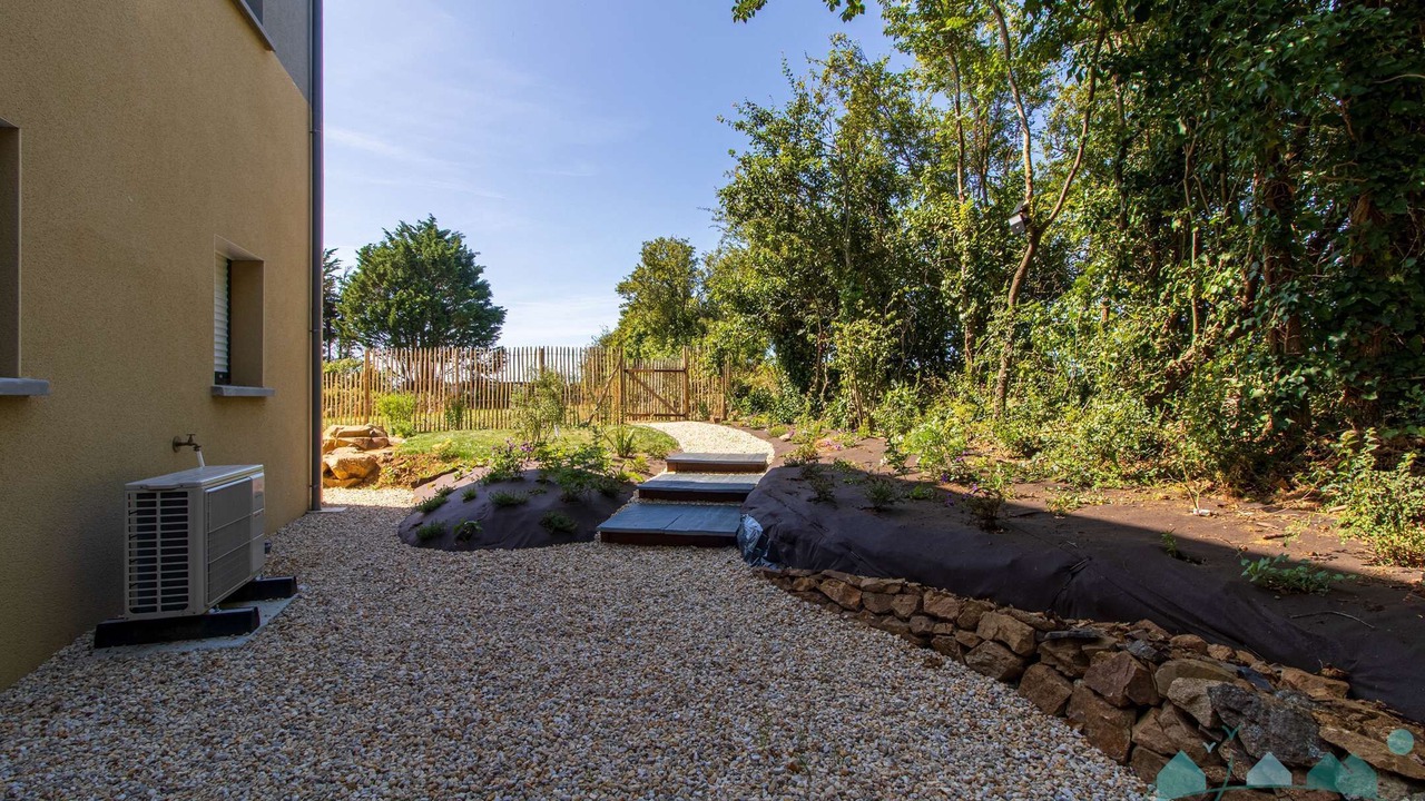 Photo of Outdoor in Plevenon