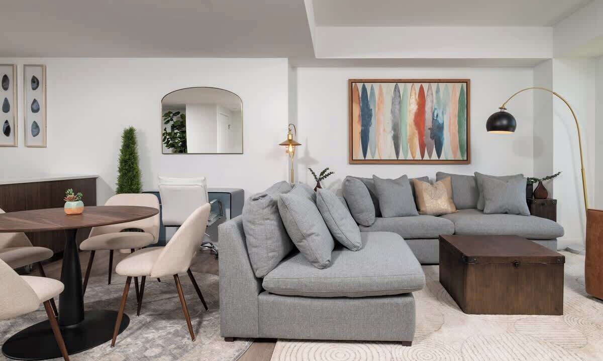 Photo of Livingroom in Central Square
