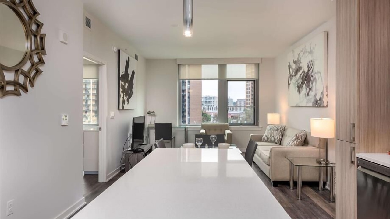 Photo of Livingroom in Reston