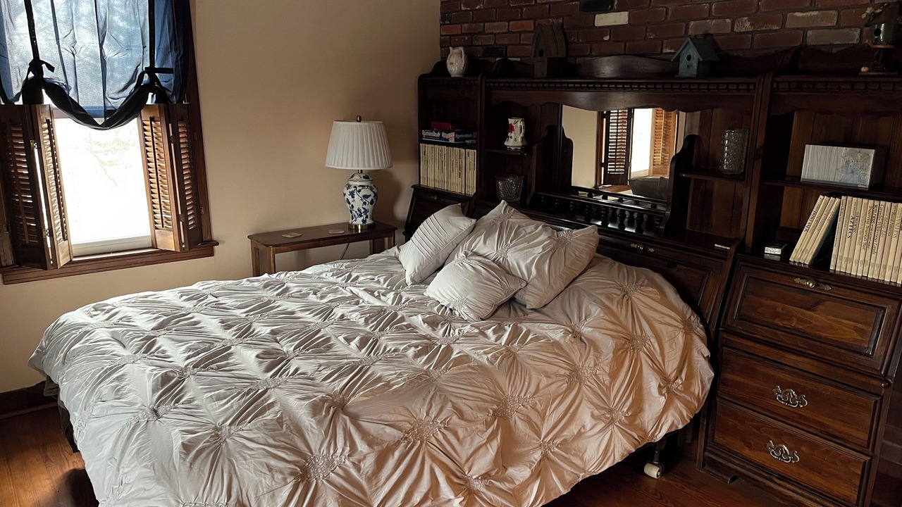 Photo of Bedroom in Oswego