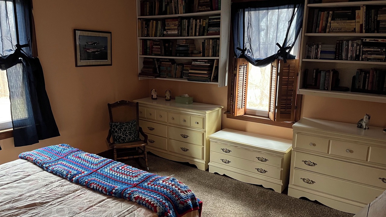 Photo of Bedroom in Oswego