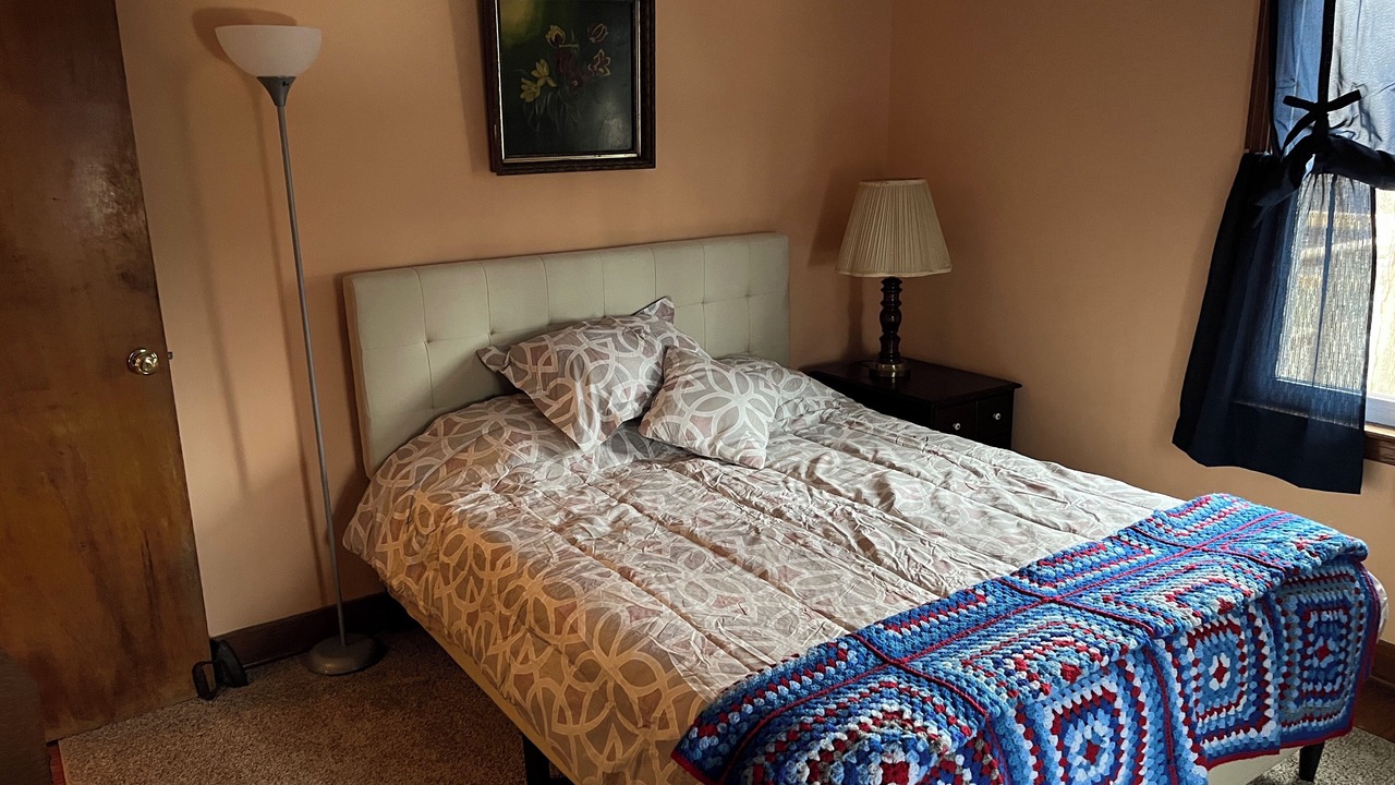 Photo of Bedroom in Oswego