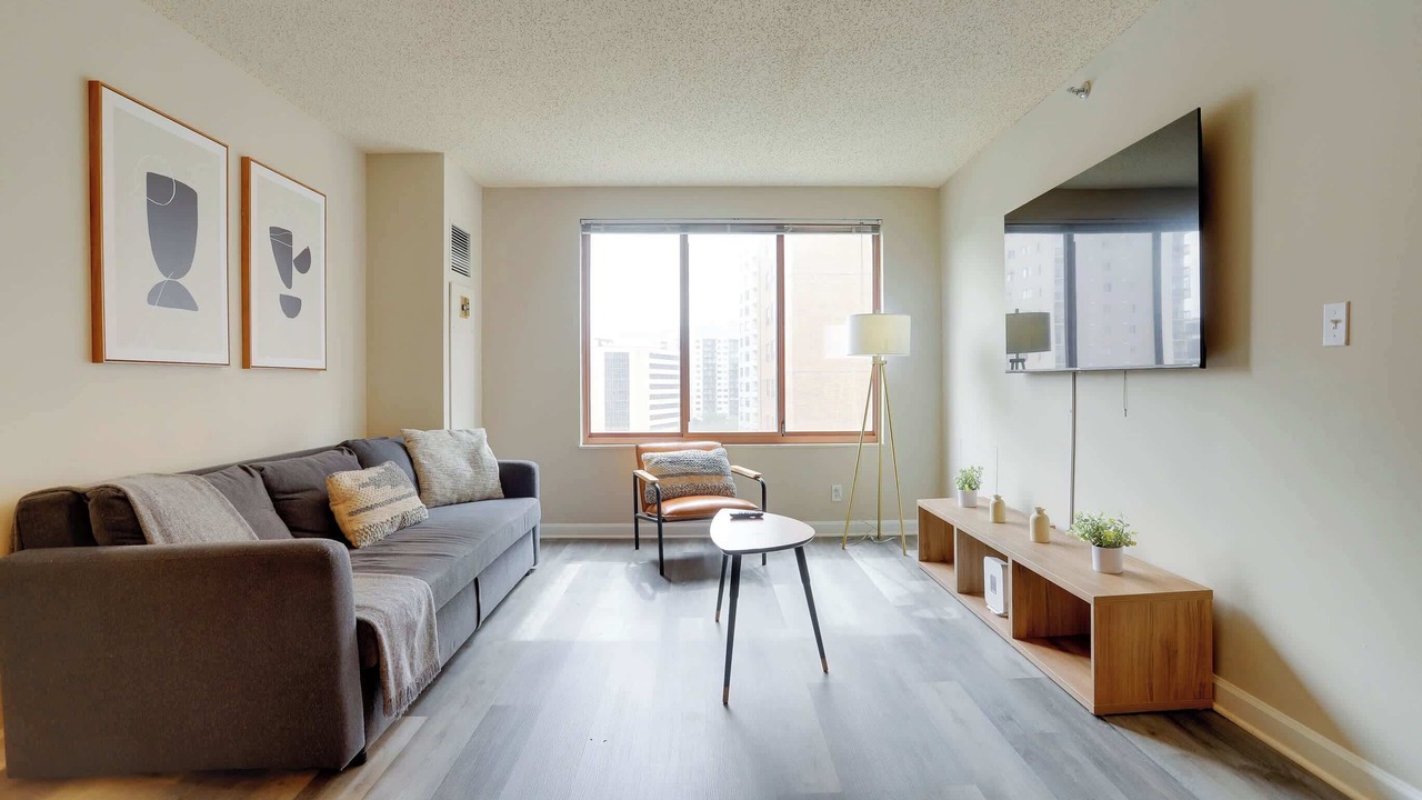 Photo of Livingroom in Crystal City