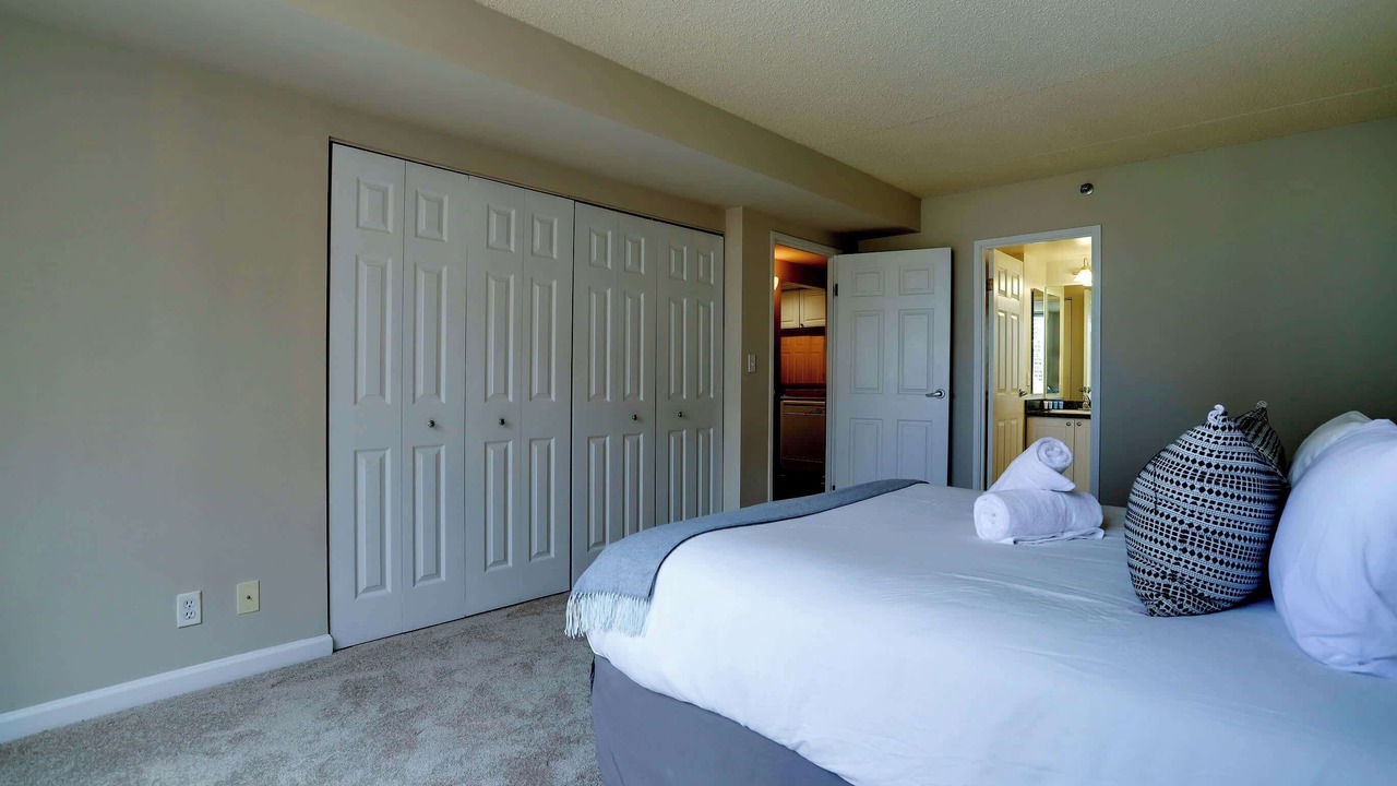 Photo of Bedroom in Crystal City