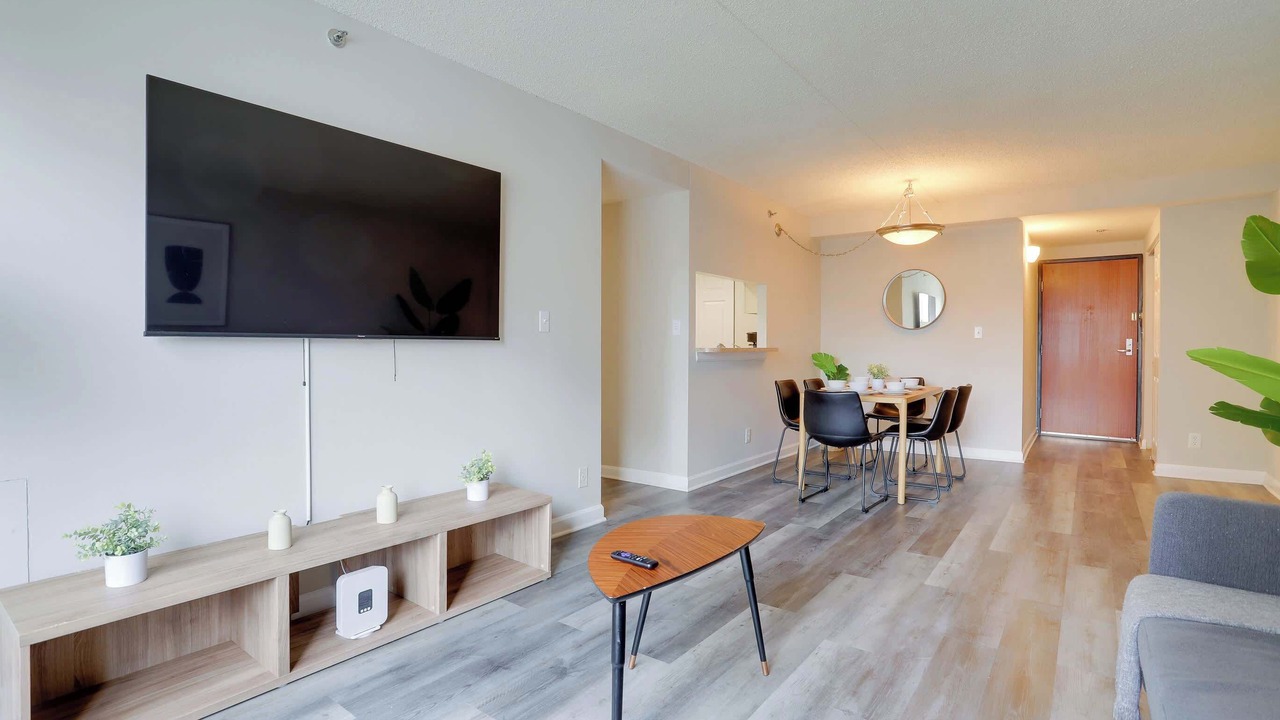 Photo of Livingroom in Crystal City