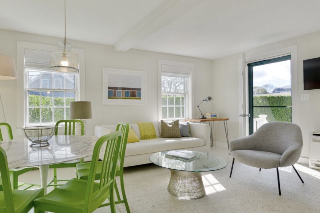 Photo of Livingroom in Brant Point