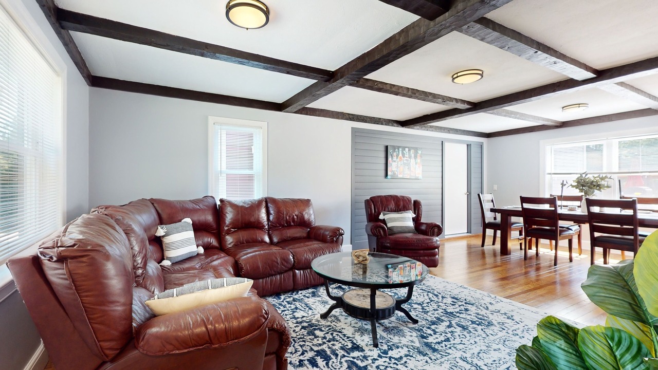 Photo of Livingroom in Foxboro