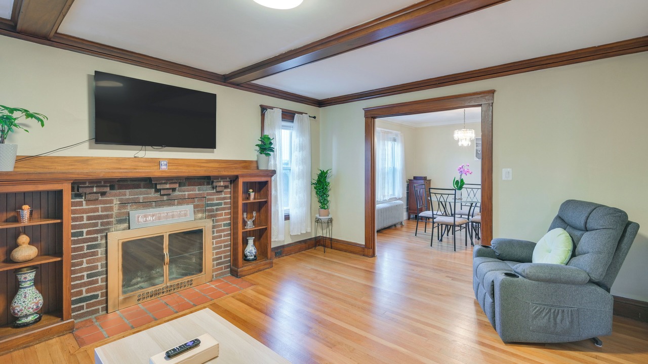 Photo of Livingroom in Belmont