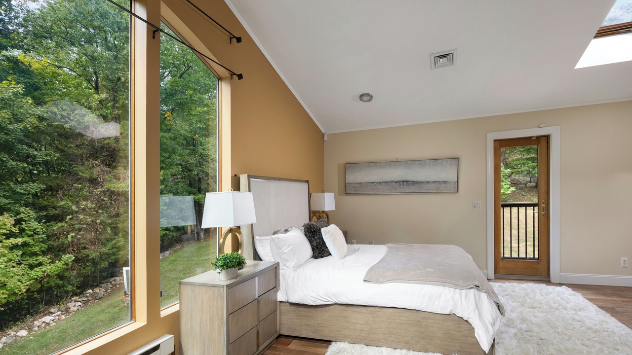 Photo of Bedroom in Newburgh