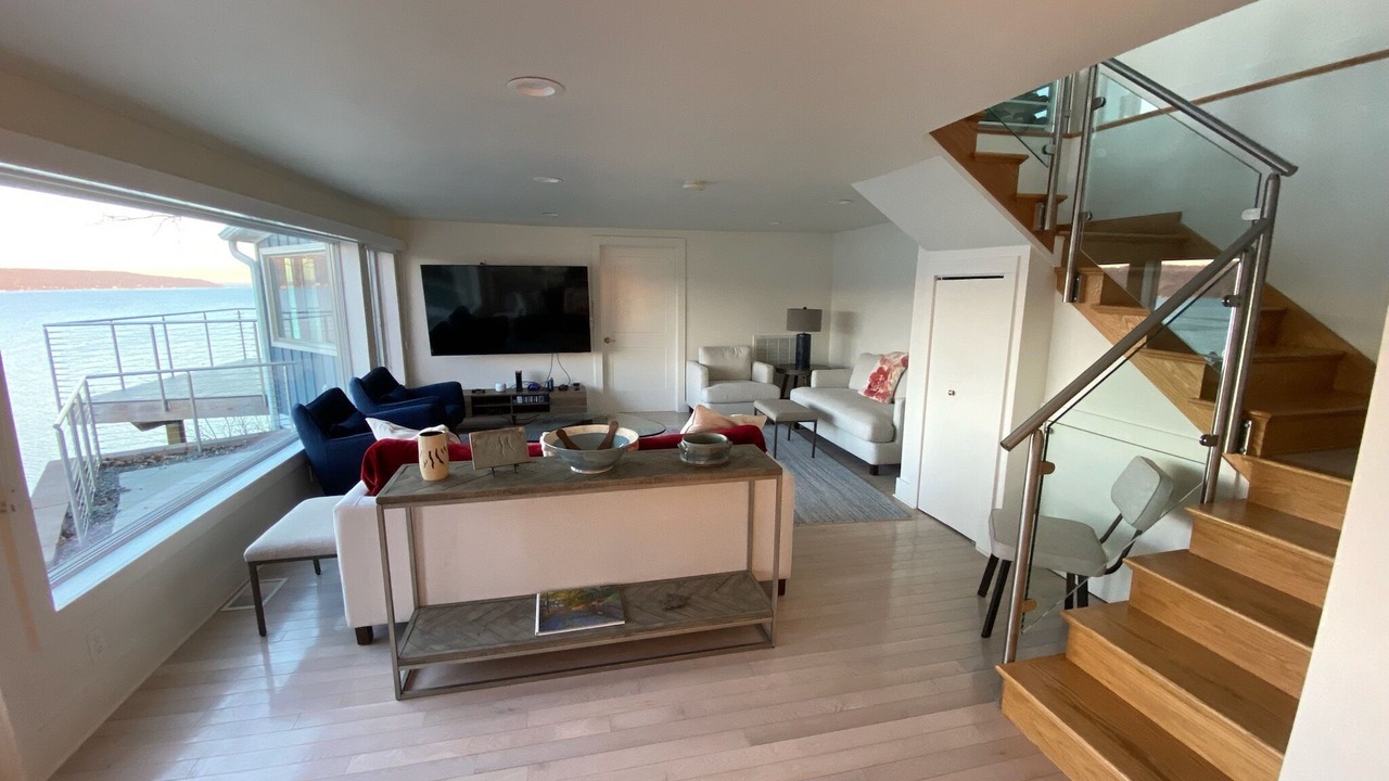 Photo of Livingroom in Ithaca